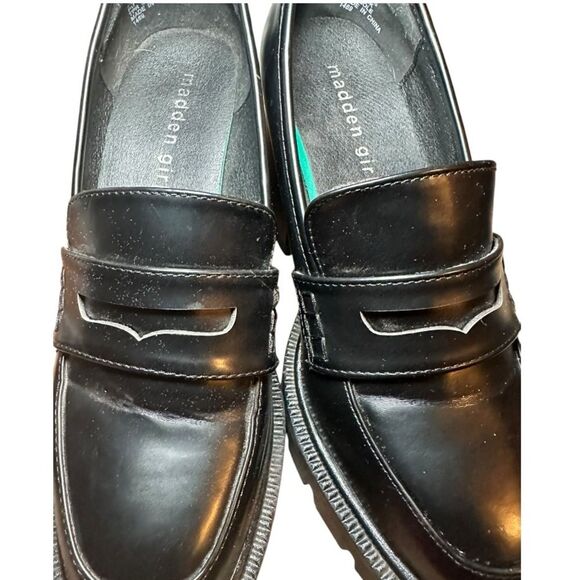 Madden Girl size 7 platform blocked heeled black penny loafer. 3.75 heel. Vegan - Picture 5 of 8